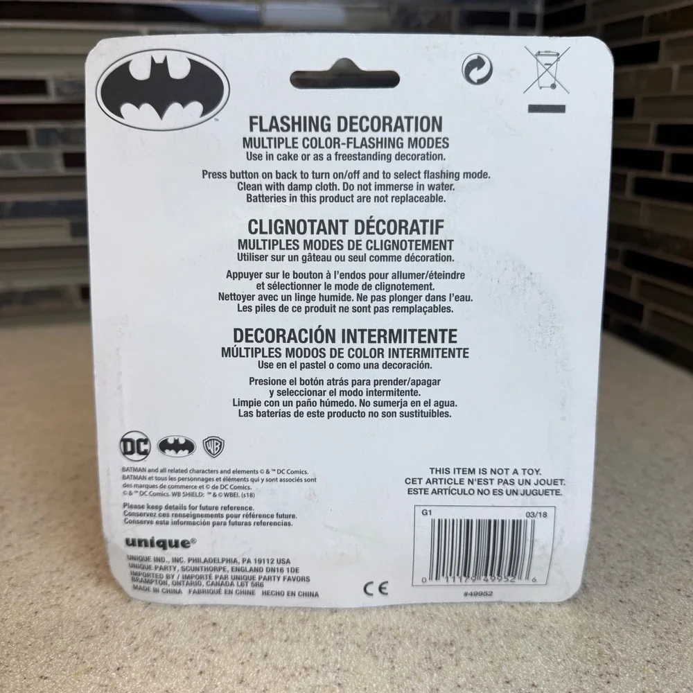 DC Comics Batman Flashing Decoration Cake Topper Unique Party 49952 LED Light Up